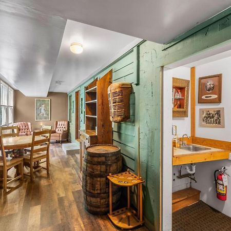 Whiskey Ridge Lodge, A Restored 1940S Gem, 2 Mins From Downtown, Breathtaking City Views, Custom Game Room, And Spacious Elegance Gatlinburg Exterior foto