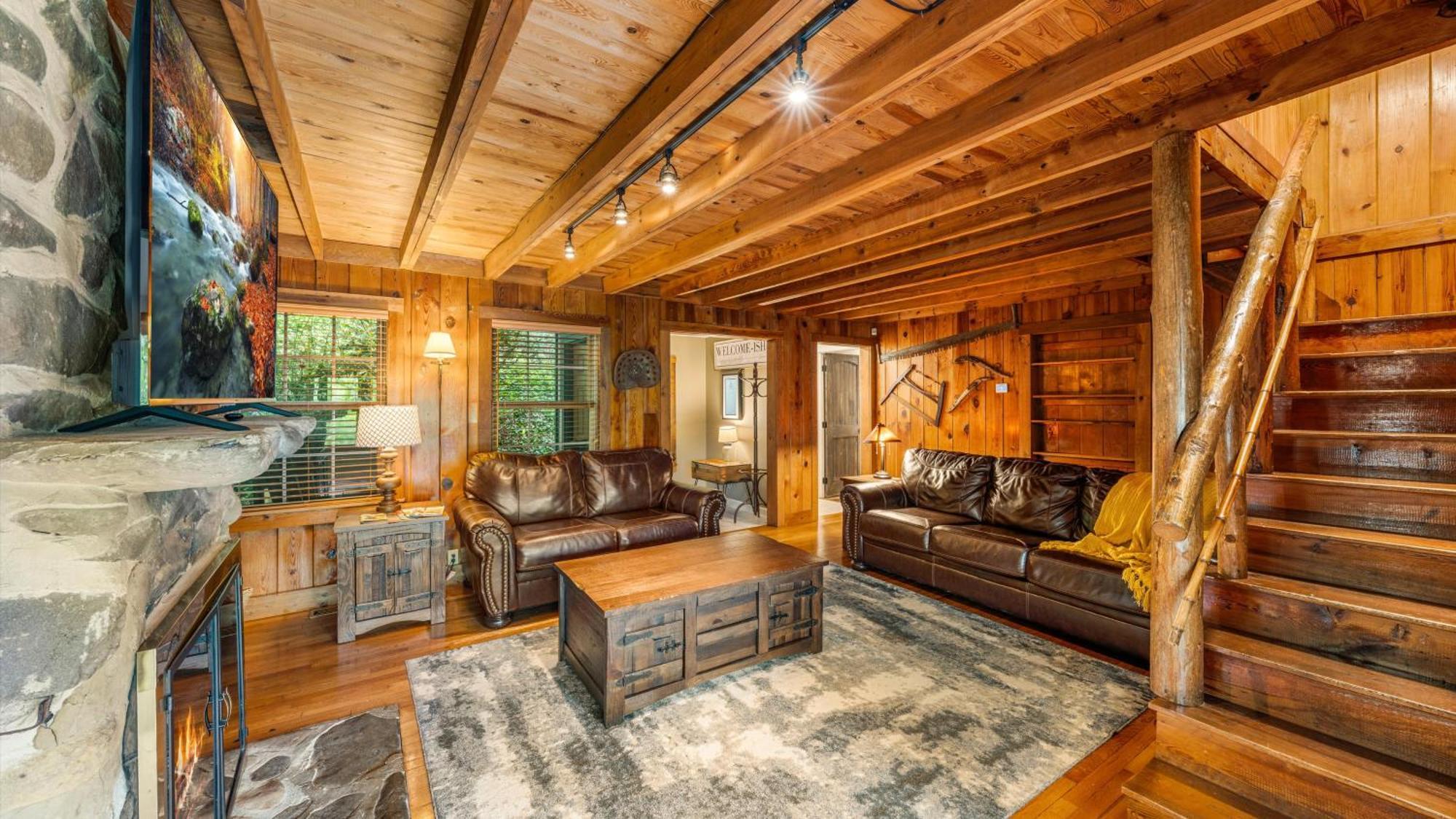 Whiskey Ridge Lodge, A Restored 1940S Gem, 2 Mins From Downtown, Breathtaking City Views, Custom Game Room, And Spacious Elegance Gatlinburg Exterior foto
