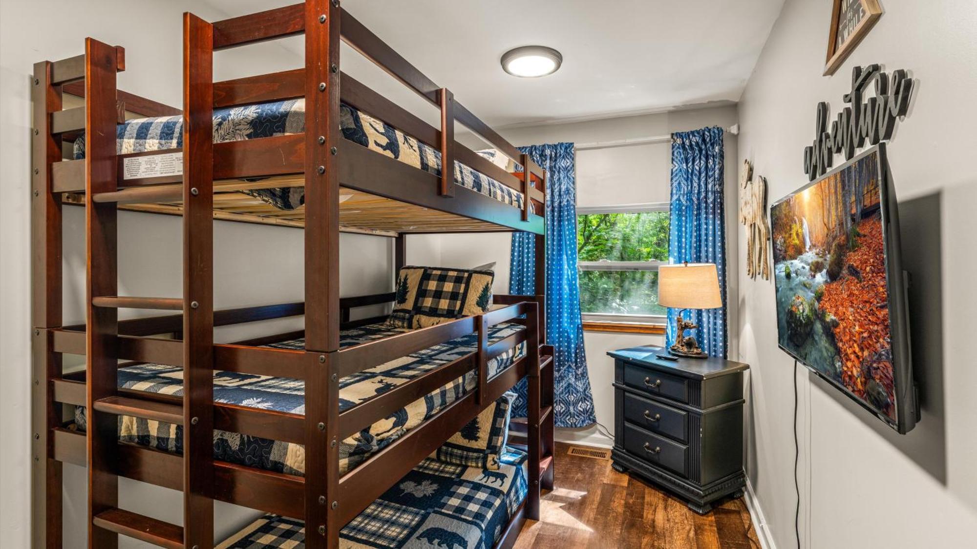 Whiskey Ridge Lodge, A Restored 1940S Gem, 2 Mins From Downtown, Breathtaking City Views, Custom Game Room, And Spacious Elegance Gatlinburg Exterior foto