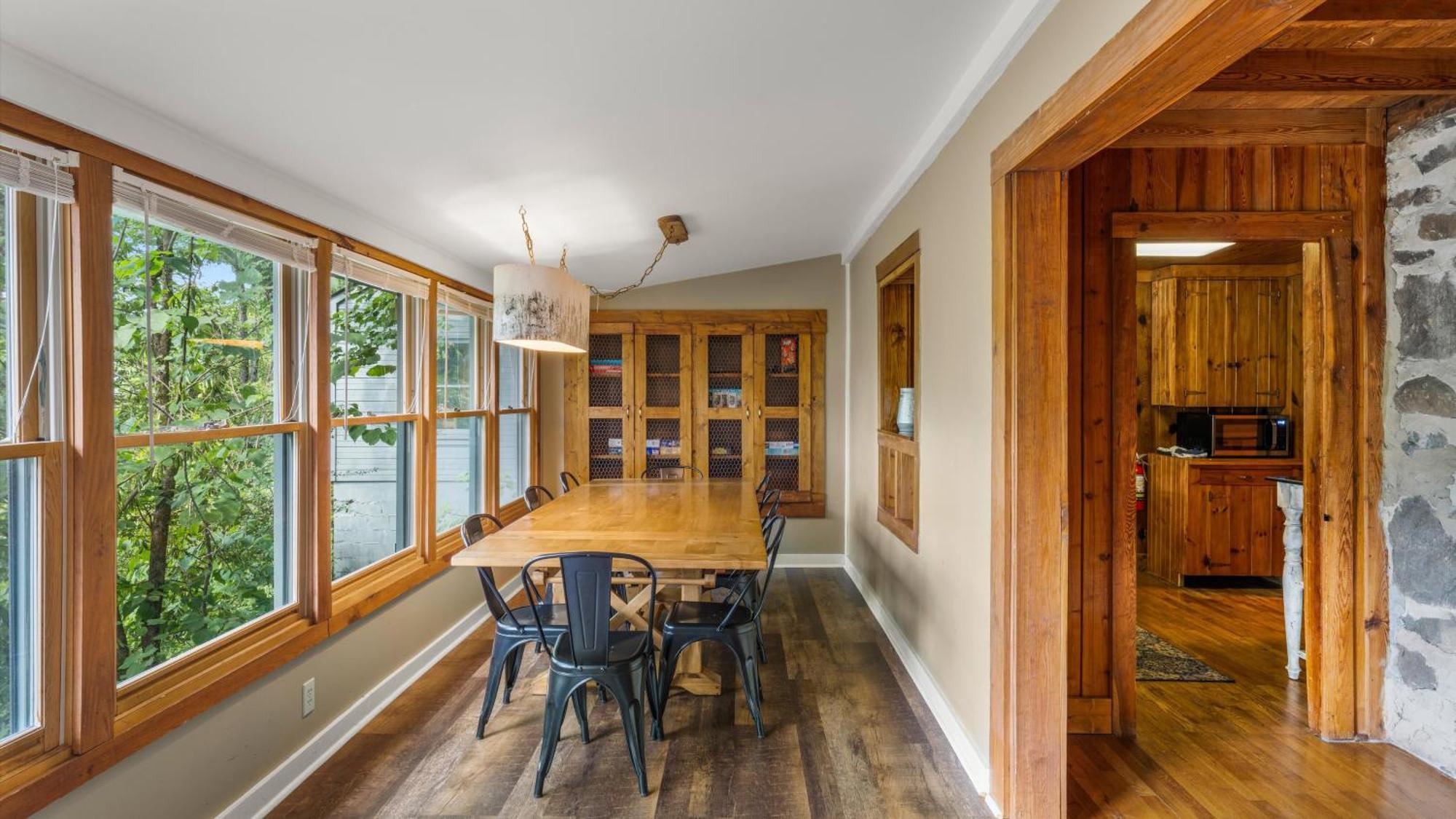 Whiskey Ridge Lodge, A Restored 1940S Gem, 2 Mins From Downtown, Breathtaking City Views, Custom Game Room, And Spacious Elegance Gatlinburg Exterior foto