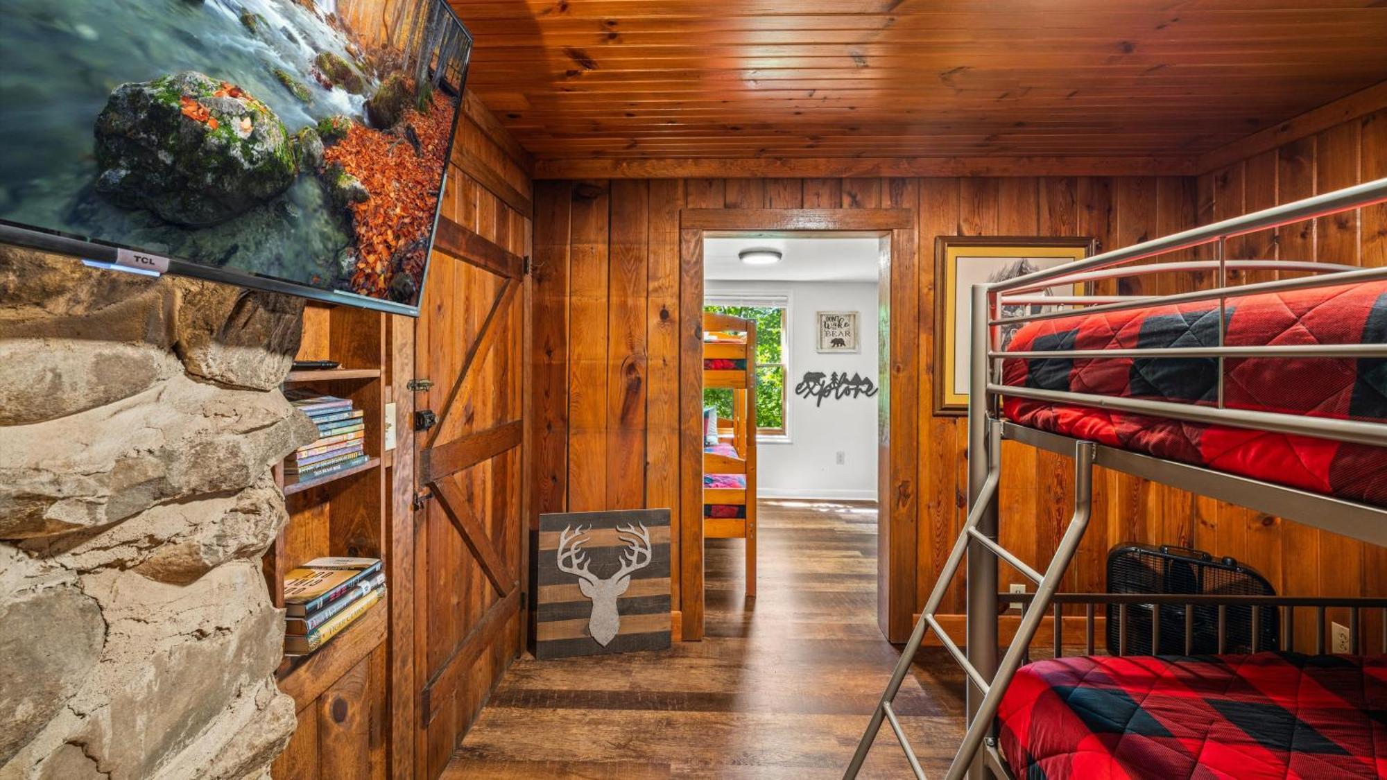 Whiskey Ridge Lodge, A Restored 1940S Gem, 2 Mins From Downtown, Breathtaking City Views, Custom Game Room, And Spacious Elegance Gatlinburg Exterior foto