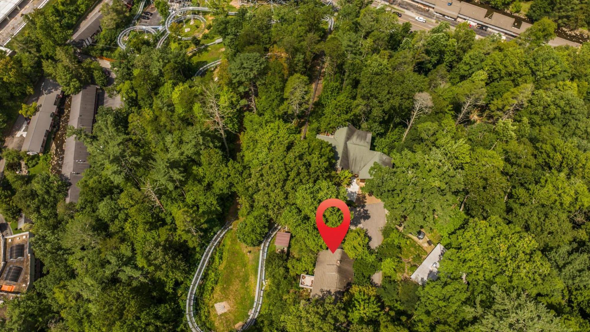 Whiskey Ridge Lodge, A Restored 1940S Gem, 2 Mins From Downtown, Breathtaking City Views, Custom Game Room, And Spacious Elegance Gatlinburg Exterior foto